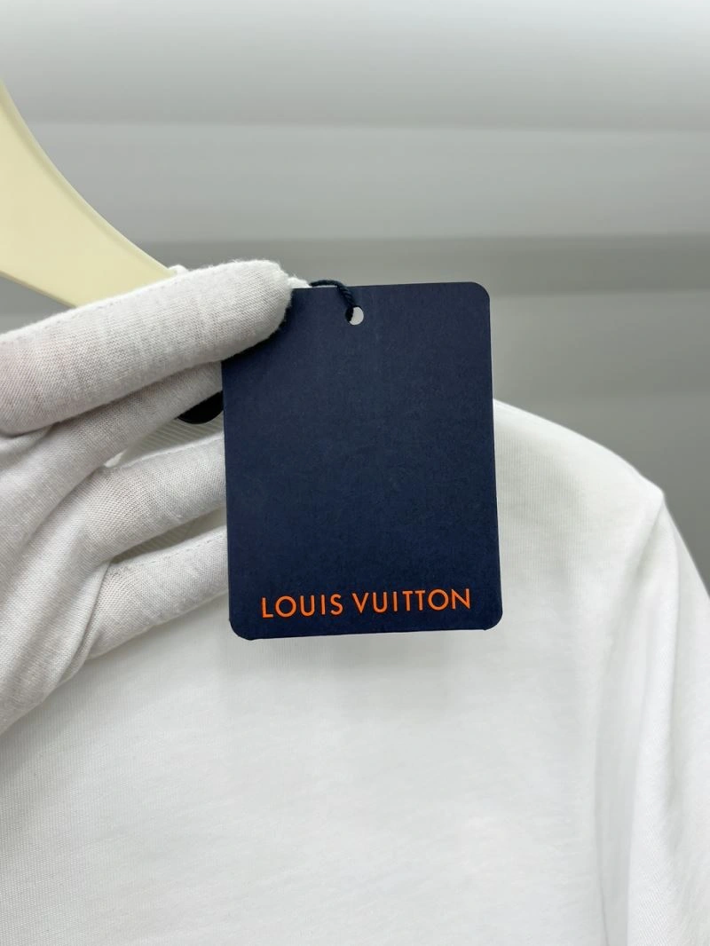 Louis Vuitton T-Shirts WrinkleFree 133312