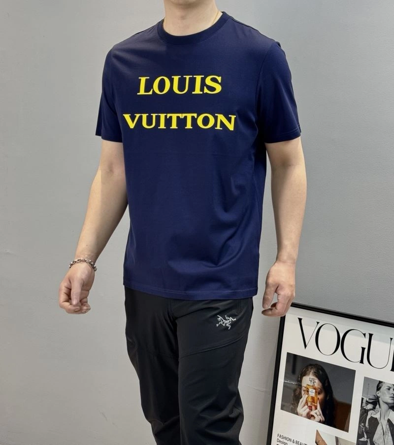 Lightweight Louis Vuitton T-Shirts 133308