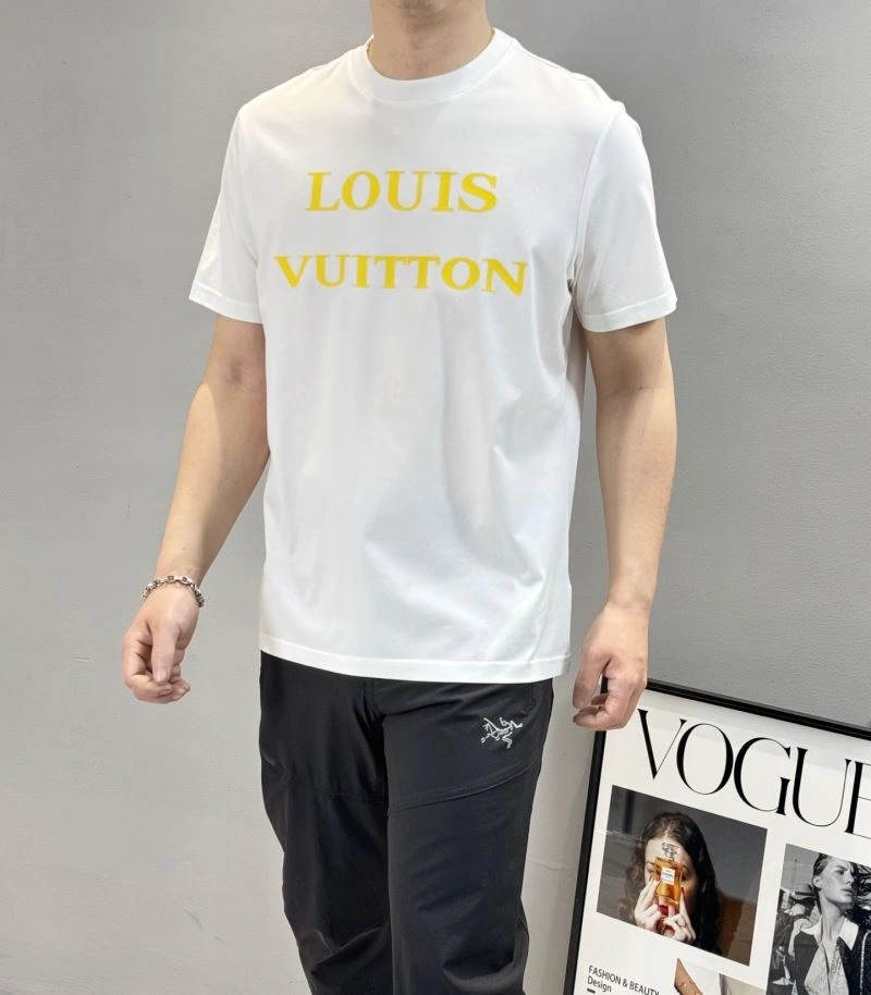 Lightweight Louis Vuitton T-Shirts 133308