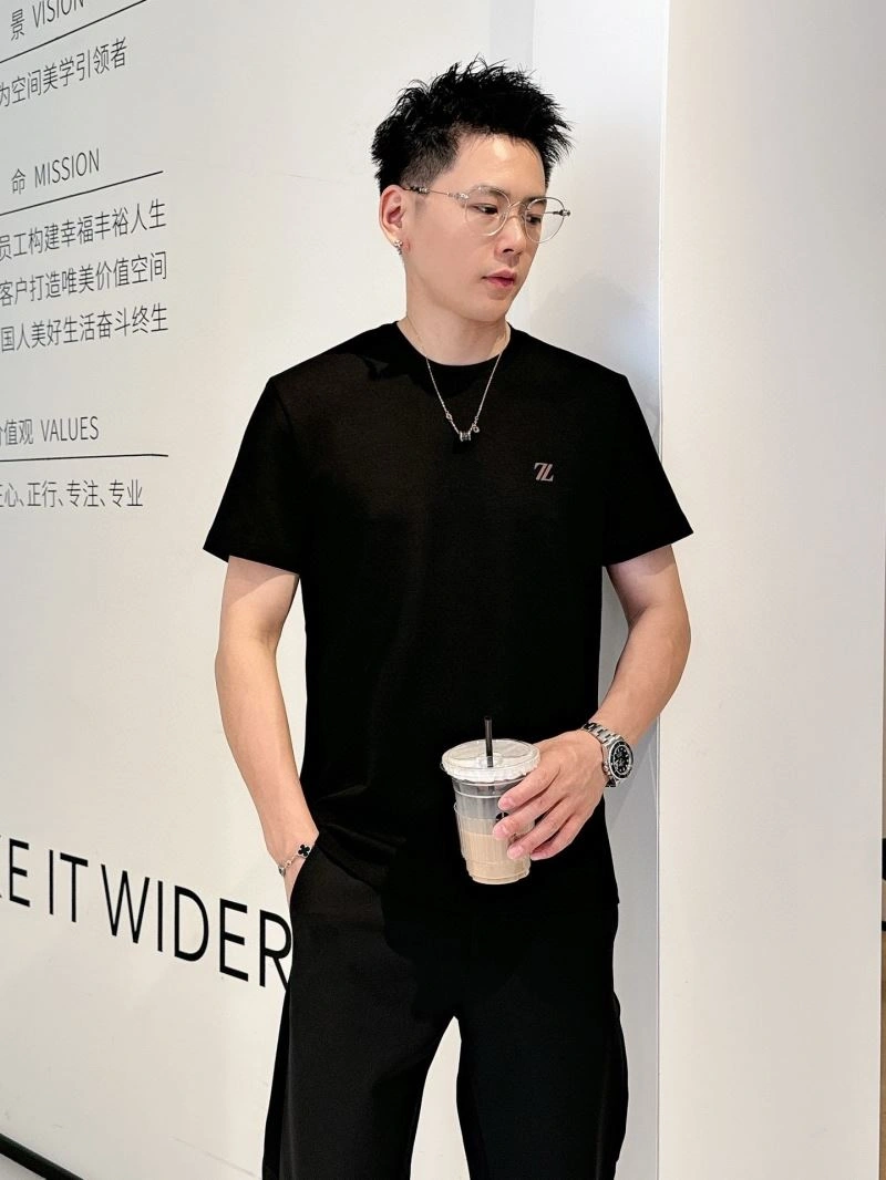 Popular Louis Vuitton T-Shirts 133305