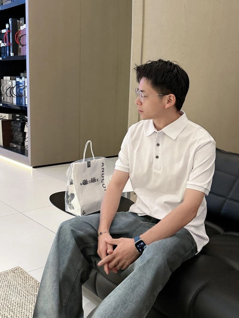 Louis Vuitton T-Shirts Lightweight 133304