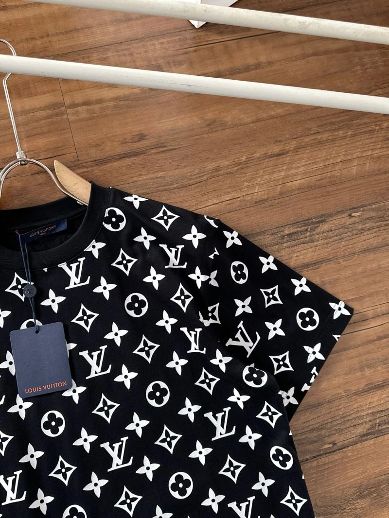 Louis Vuitton T-Shirts HighPerformance 133284