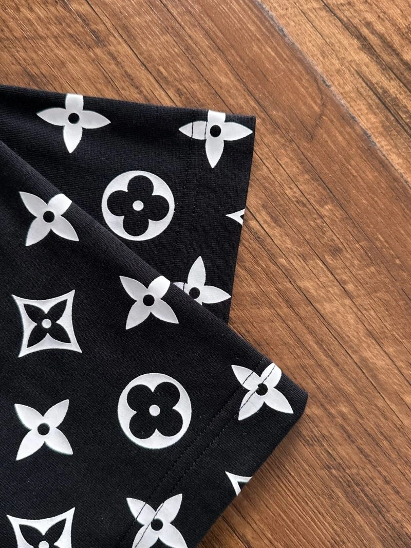 Louis Vuitton T-Shirts HighPerformance 133284