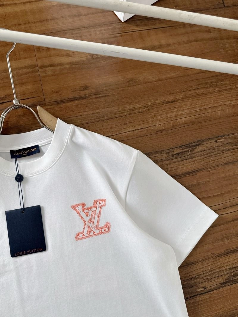 Seasonal Louis Vuitton T-Shirts 133275
