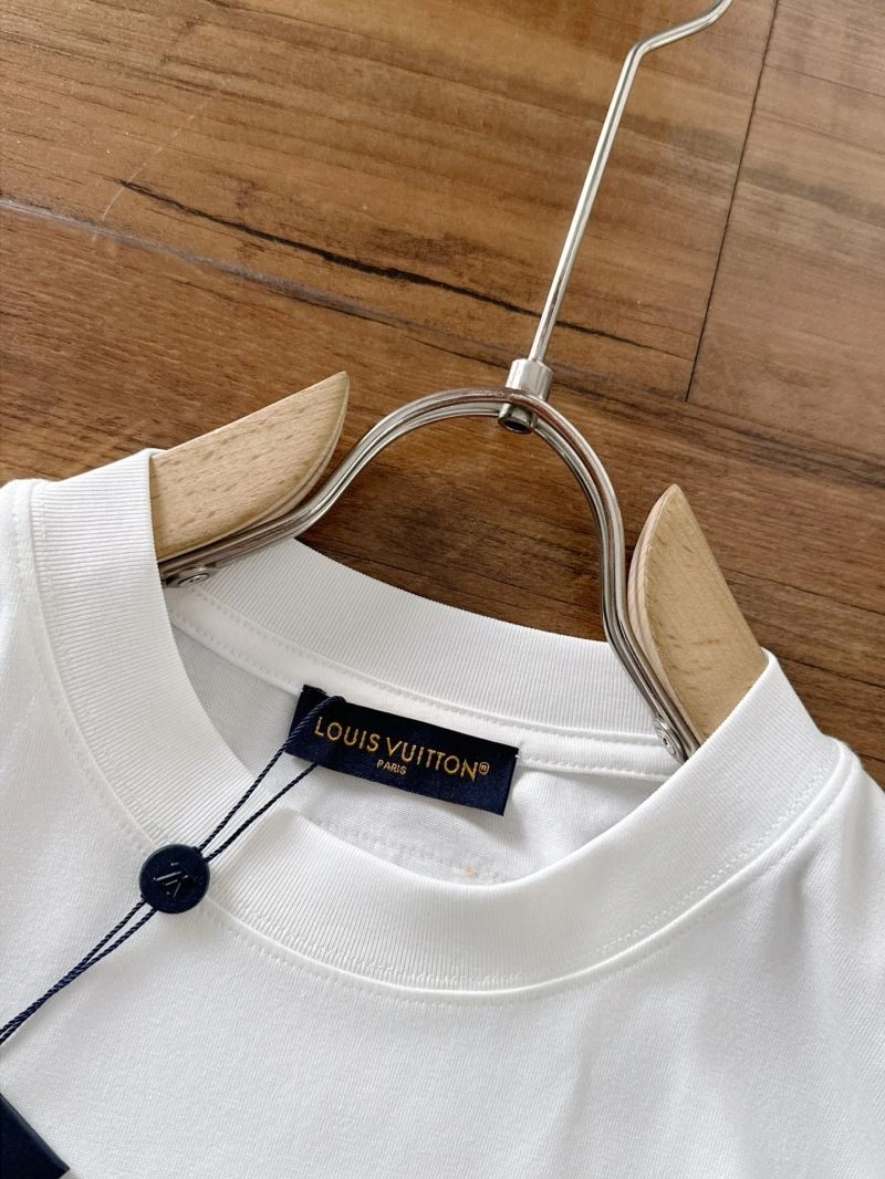 Seasonal Louis Vuitton T-Shirts 133275
