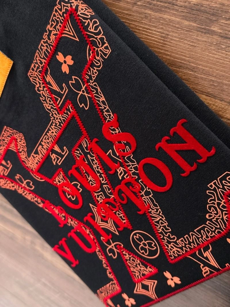 Minimalist Louis Vuitton T-Shirts 133291