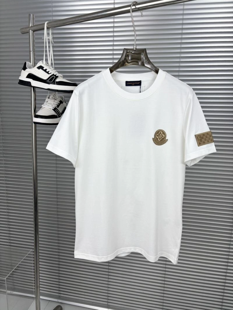 Sporty Louis Vuitton T-Shirts 133285