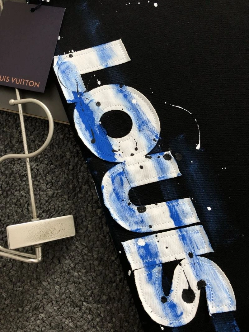 Premium Louis Vuitton T-Shirts 133282