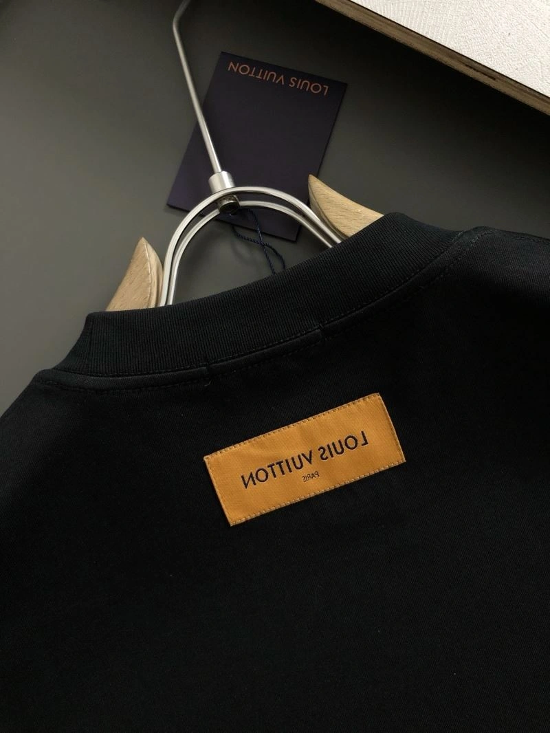 Premium Louis Vuitton T-Shirts 133282