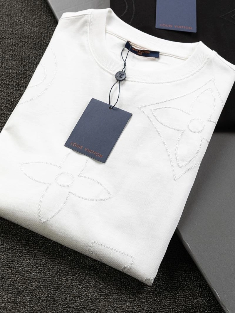 Louis Vuitton T-Shirts Sleek 133298