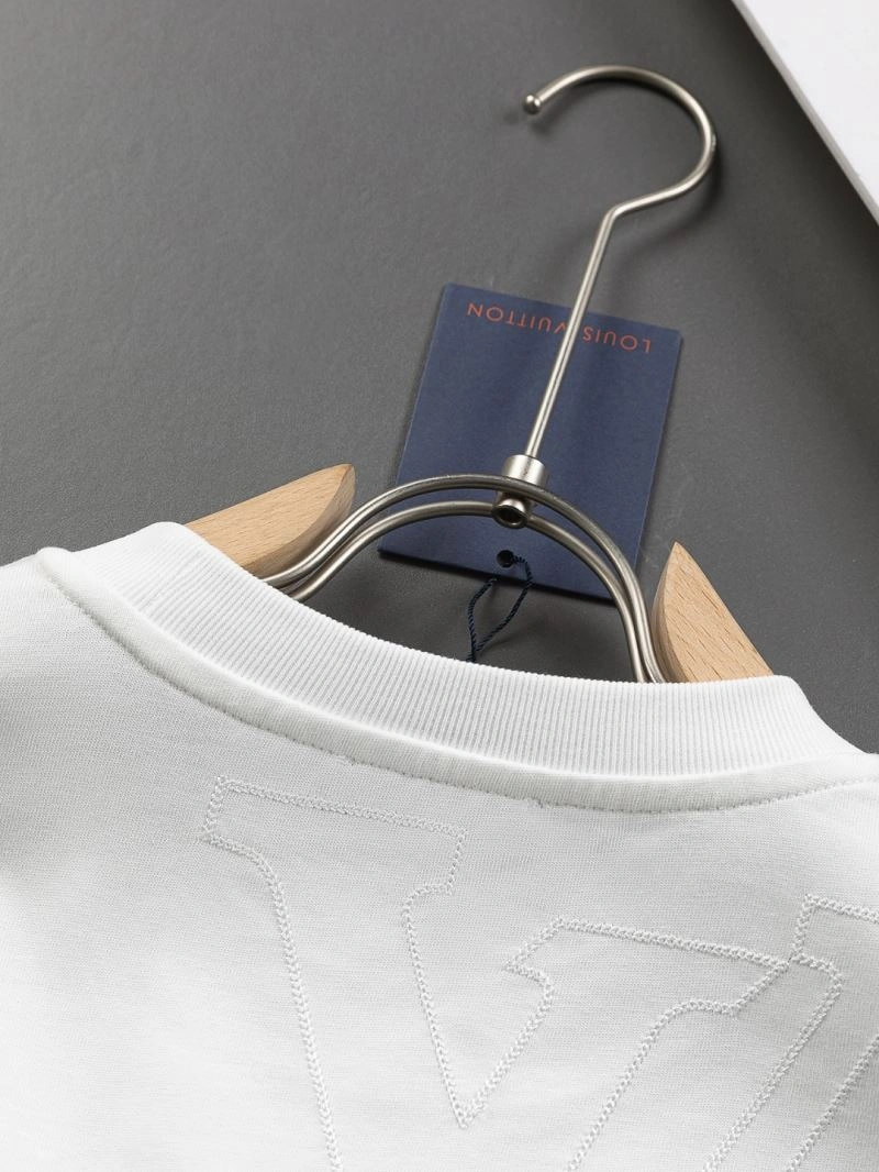 Louis Vuitton T-Shirts Sleek 133298
