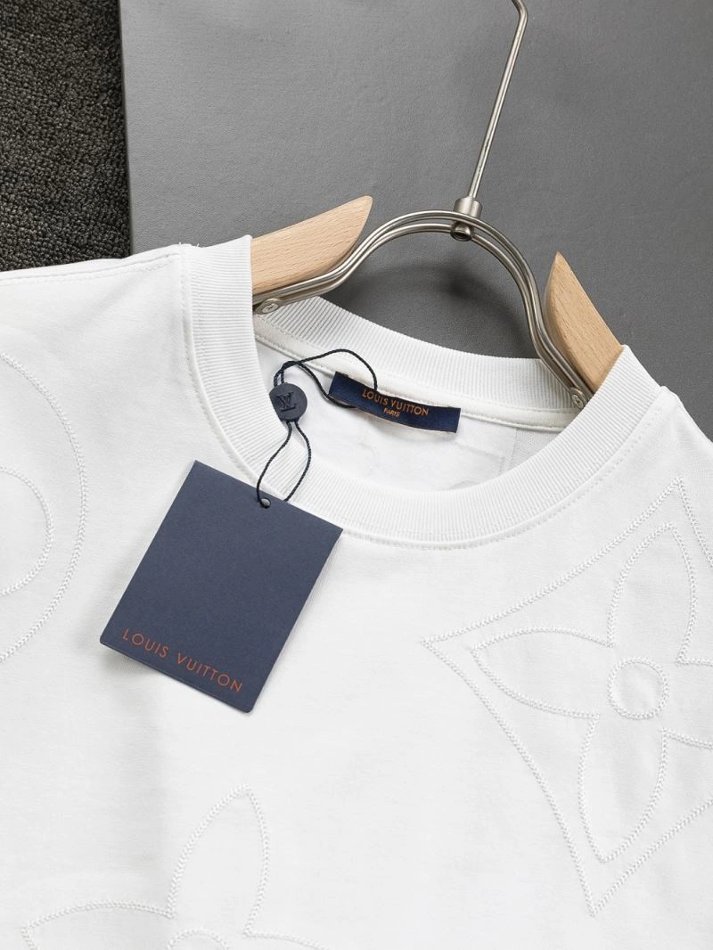 Louis Vuitton T-Shirts Sleek 133298