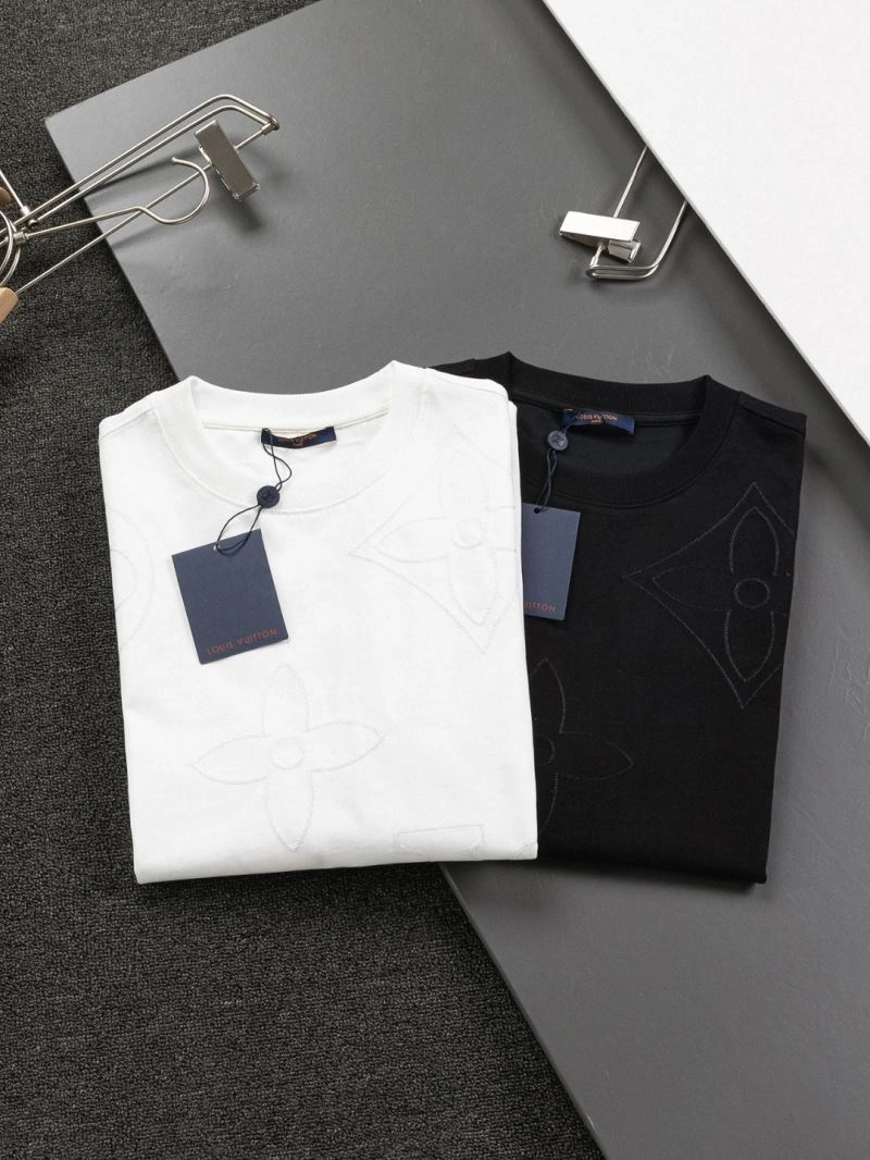 Premium Louis Vuitton T-Shirts 133302