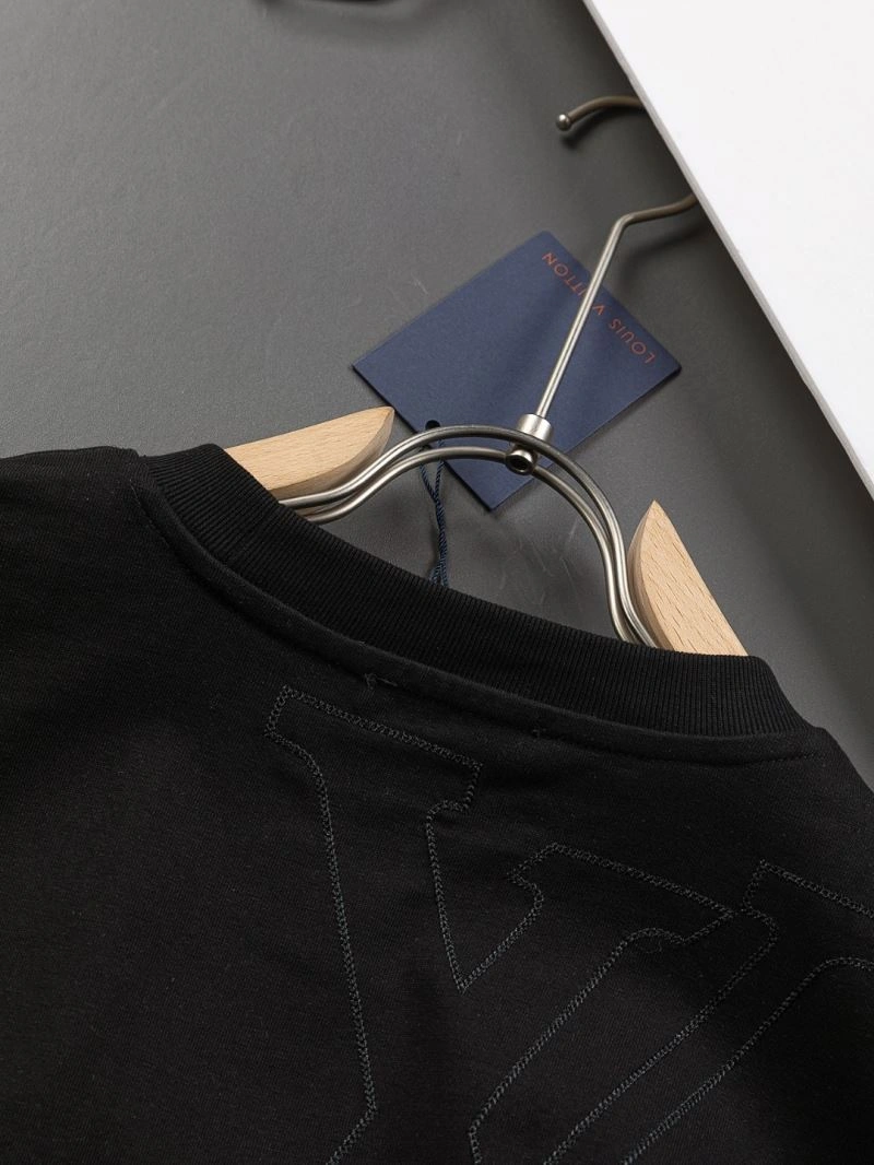 Premium Louis Vuitton T-Shirts 133302