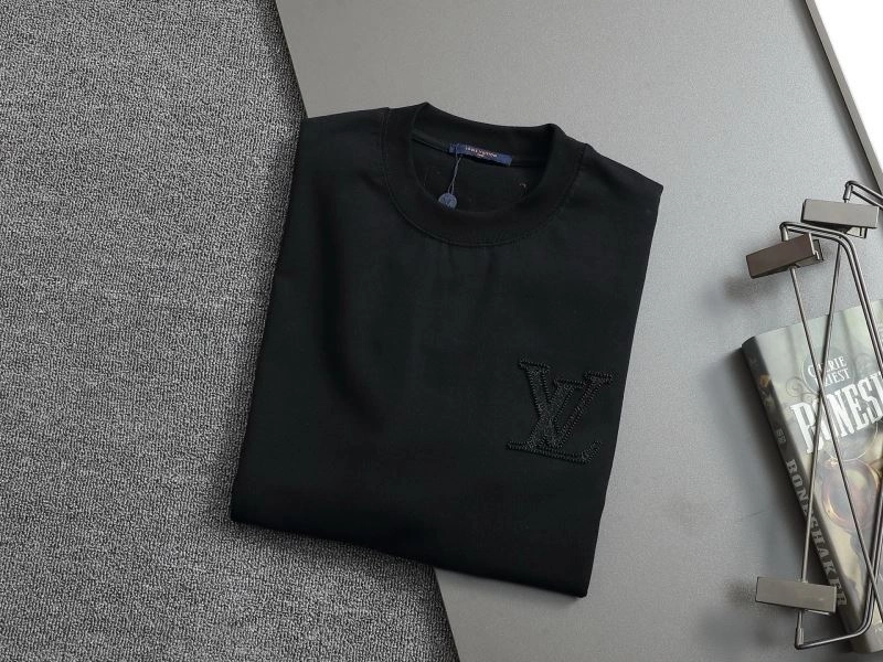 Fashionable Louis Vuitton T-Shirts 133297