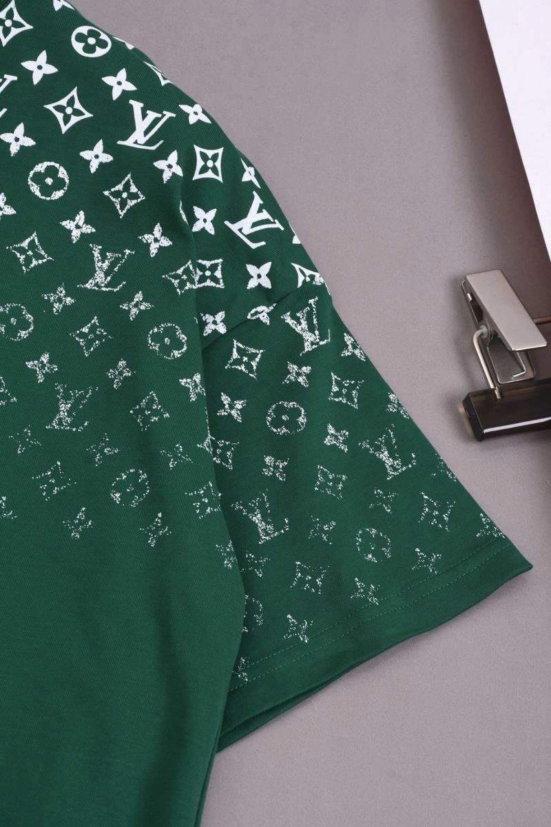 Vibrant Louis Vuitton T-Shirts 133295