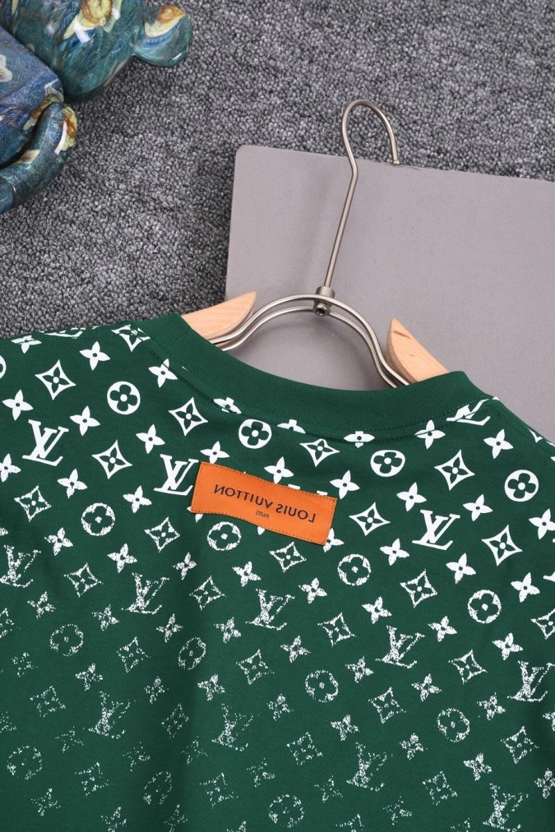 Vibrant Louis Vuitton T-Shirts 133295