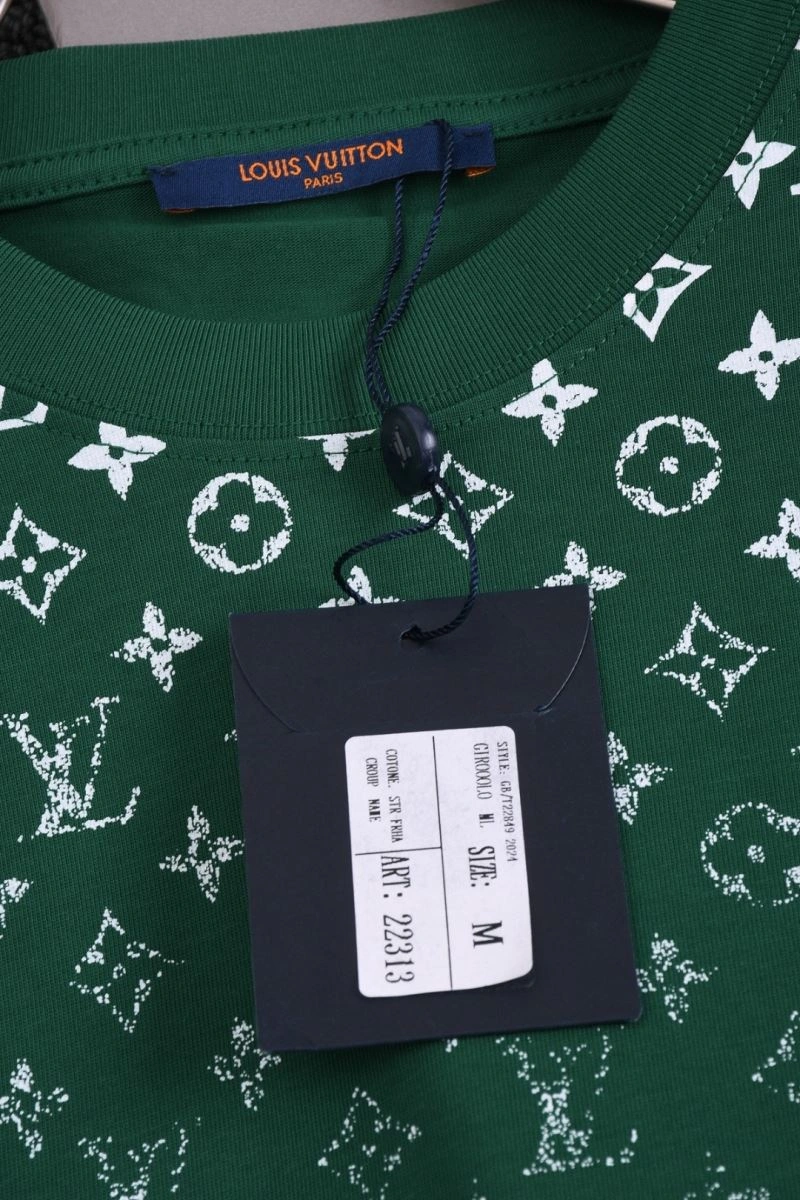 Vibrant Louis Vuitton T-Shirts 133295