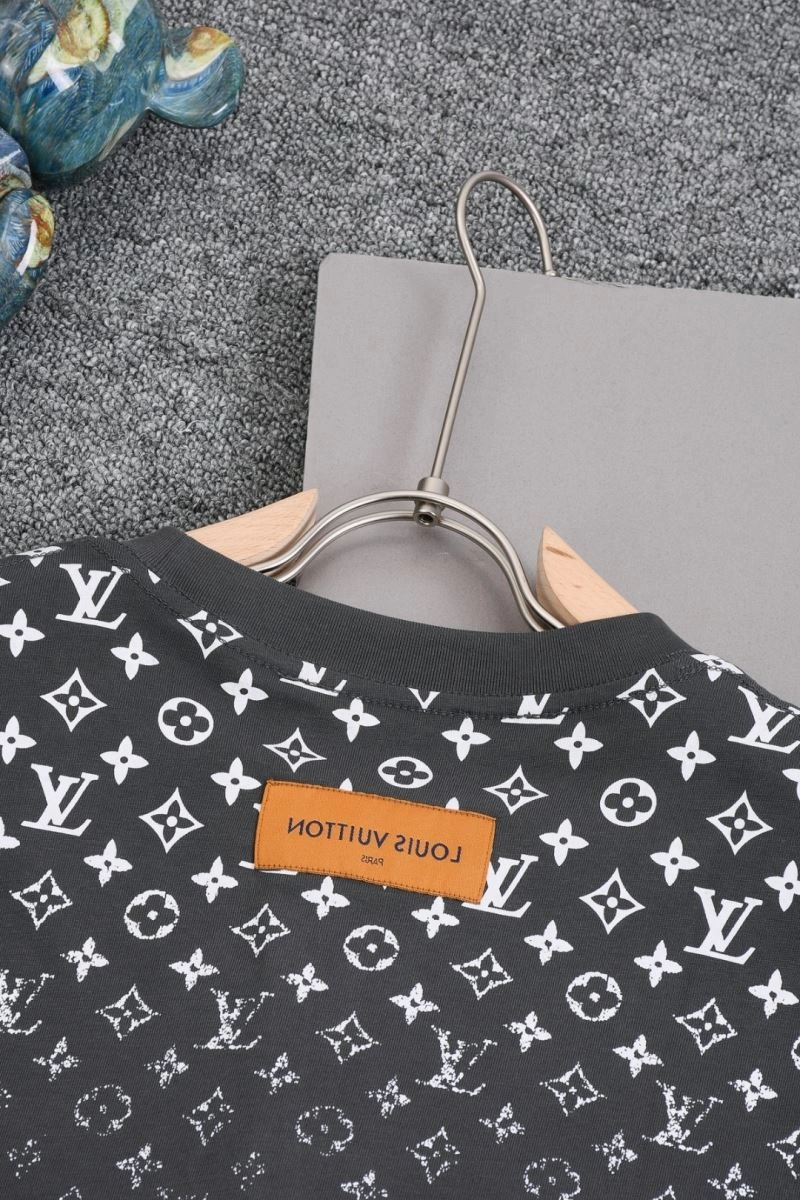 Effortless Louis Vuitton T-Shirts 133268
