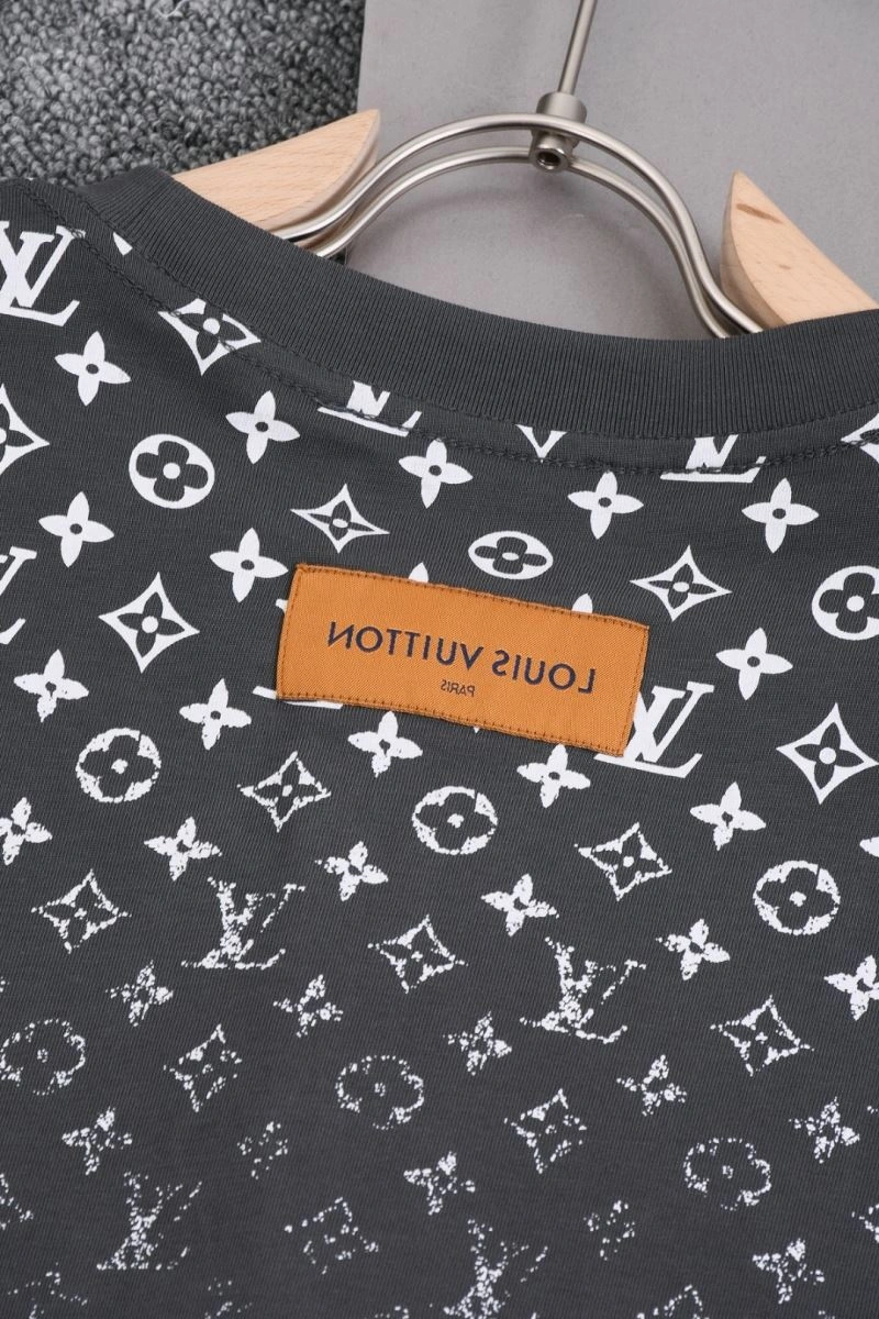 Effortless Louis Vuitton T-Shirts 133268
