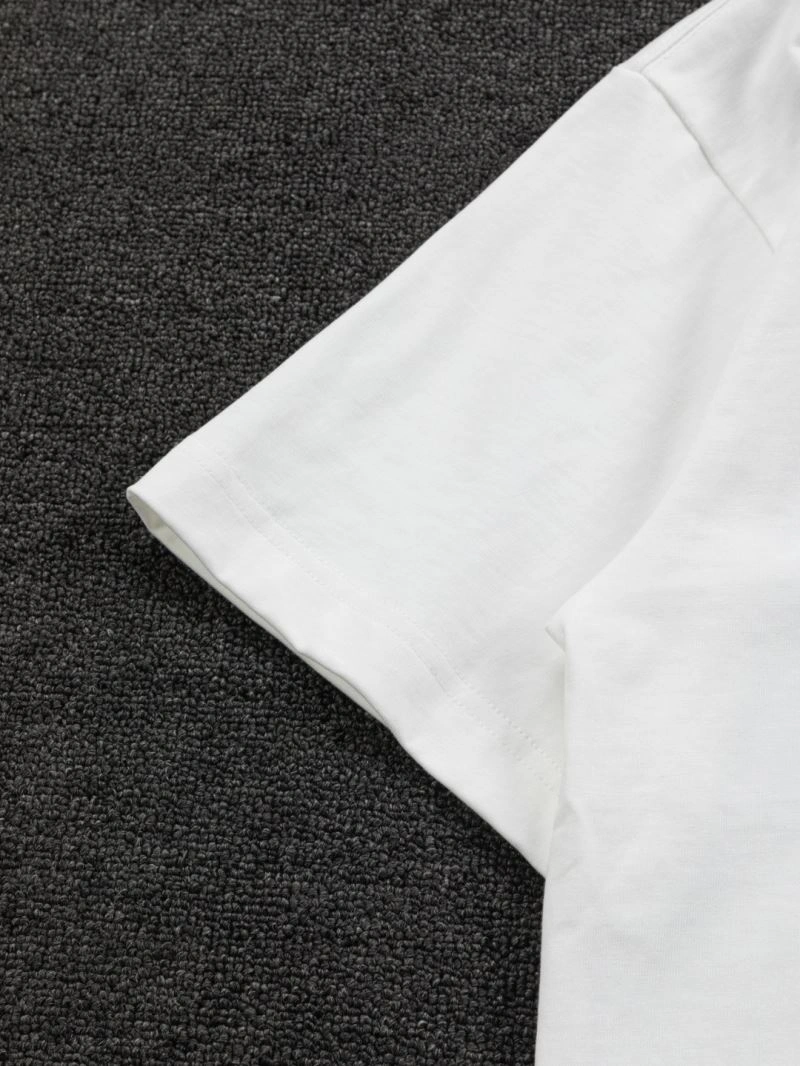 Louis Vuitton T-Shirts UrbanChic 133263