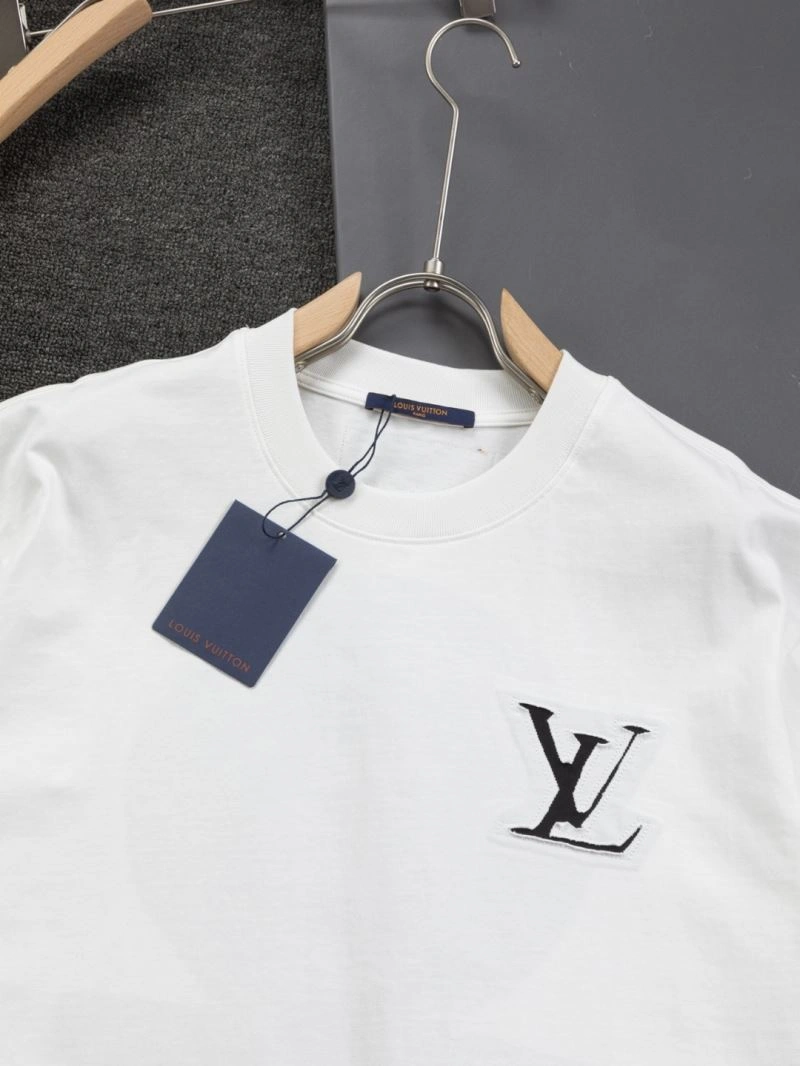 Louis Vuitton T-Shirts UrbanChic 133263