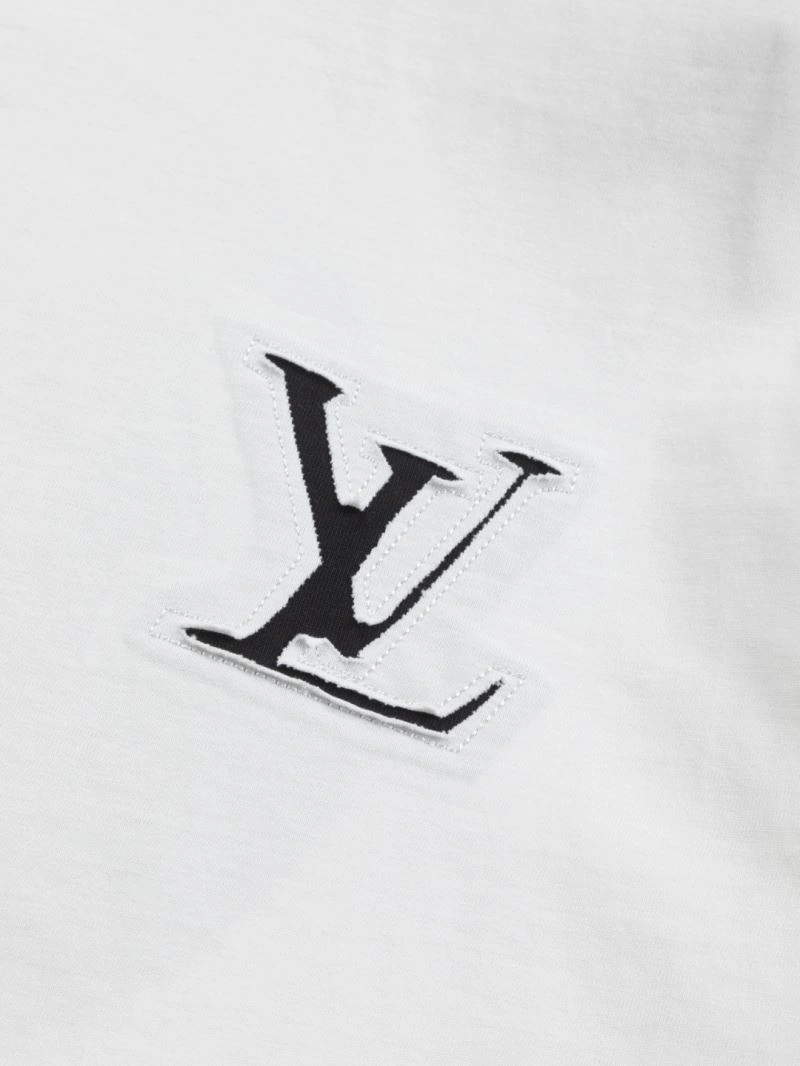 Louis Vuitton T-Shirts UrbanChic 133263