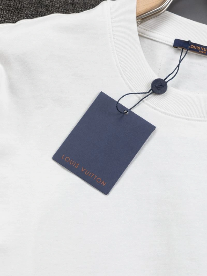 Louis Vuitton T-Shirts UrbanChic 133263