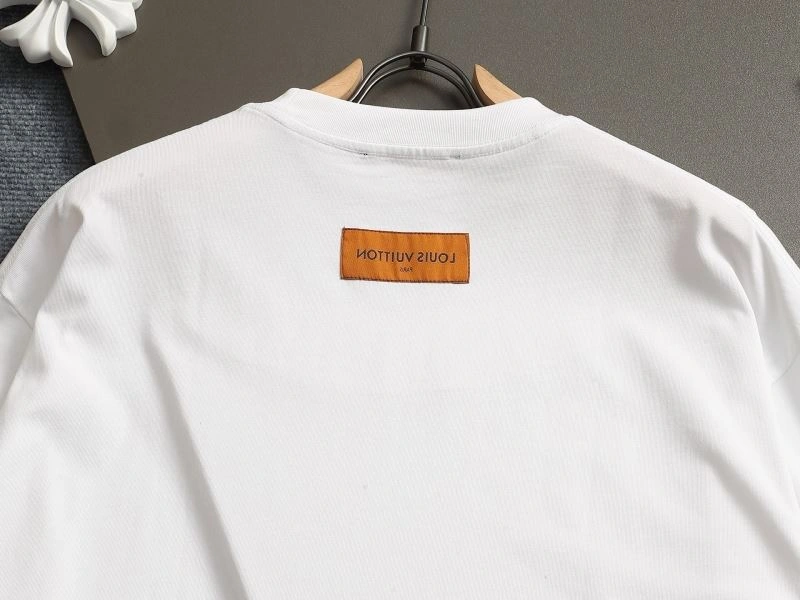 Louis Vuitton T-Shirts Stretchable 133241