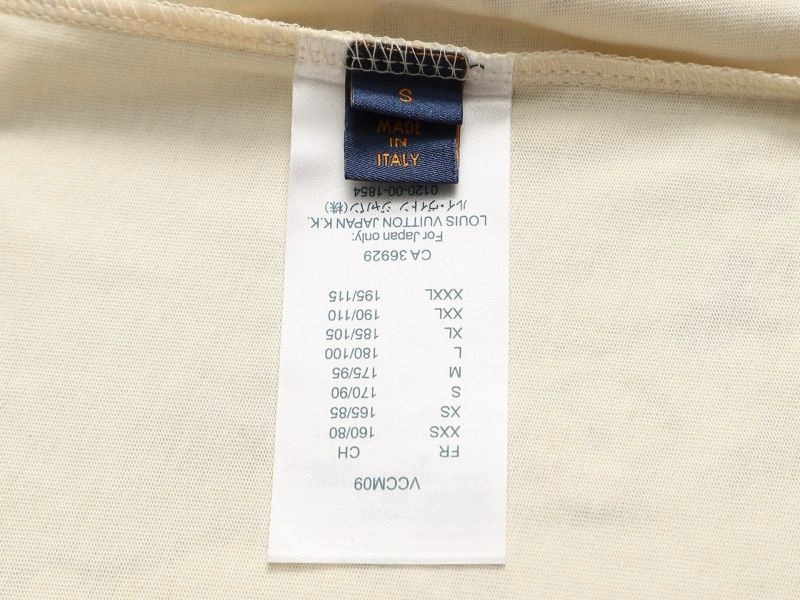 Flexible Louis Vuitton T-Shirts 133242