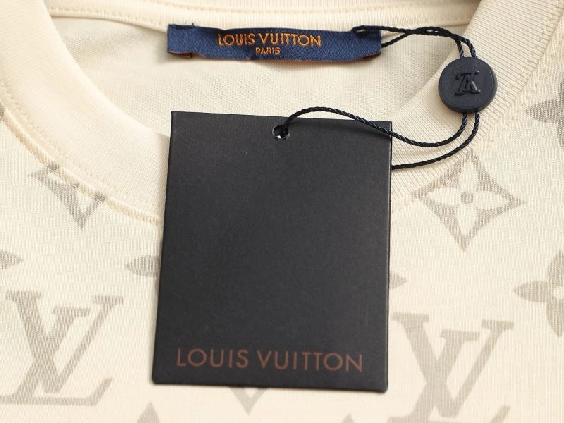 Flexible Louis Vuitton T-Shirts 133242