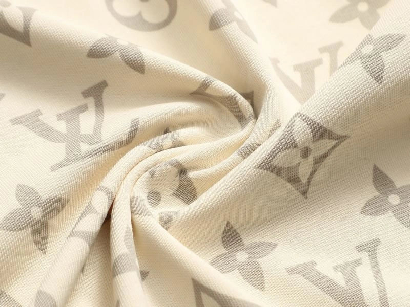 Flexible Louis Vuitton T-Shirts 133242