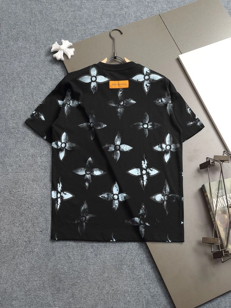 Louis Vuitton T-Shirts Elegant 133245