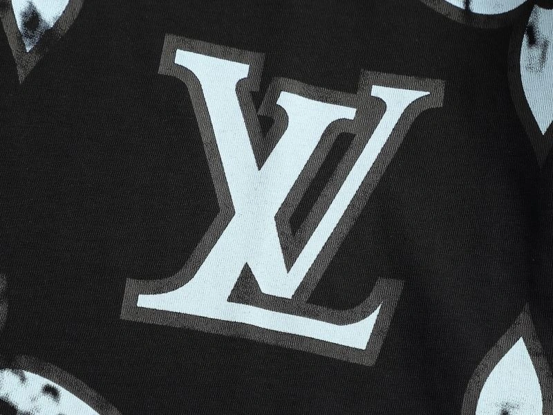 Louis Vuitton T-Shirts Elegant 133245