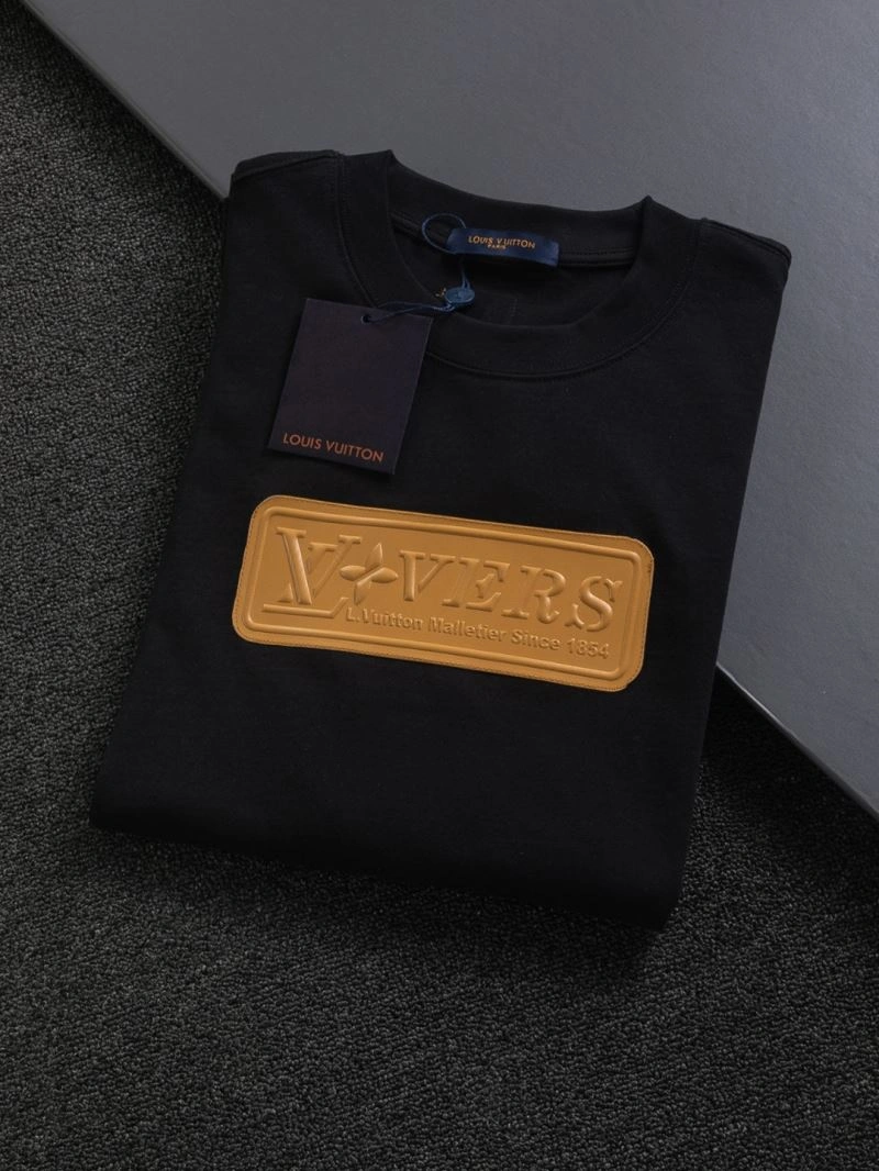 Louis Vuitton T-Shirts Refined 133250