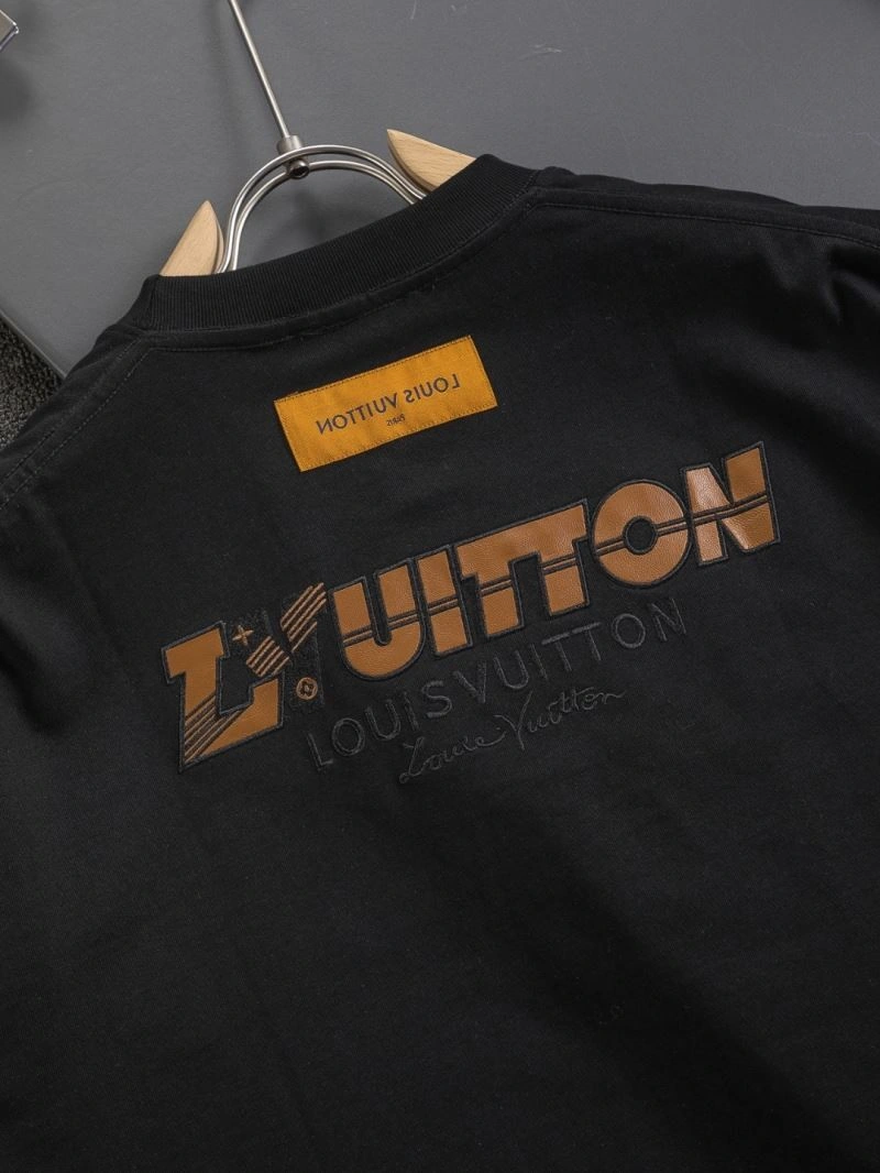 Louis Vuitton T-Shirts Trendsetting 133261