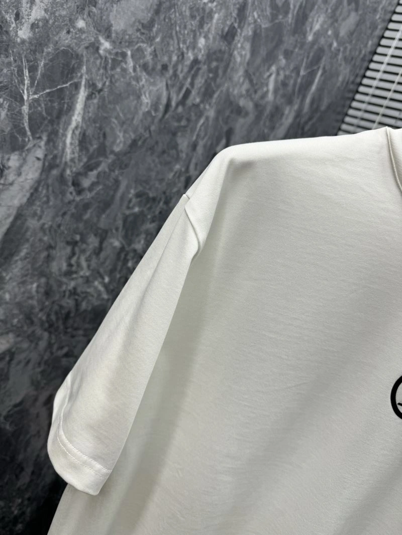 Cozy Louis Vuitton T-Shirts 133244