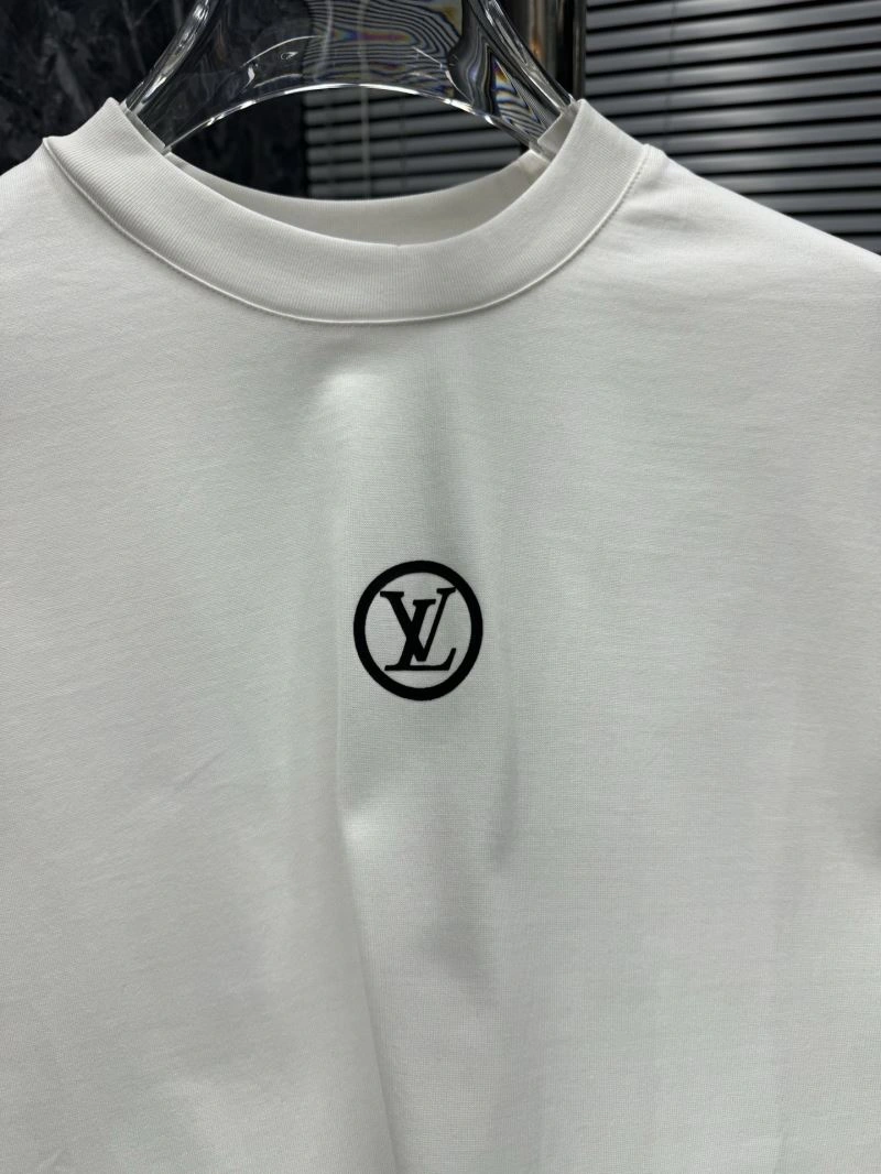 Cozy Louis Vuitton T-Shirts 133244