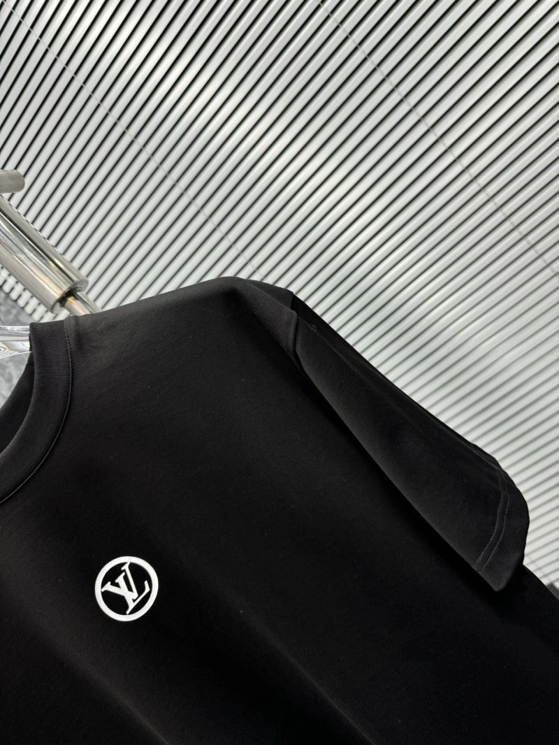 Louis Vuitton T-Shirts Minimalist 133240