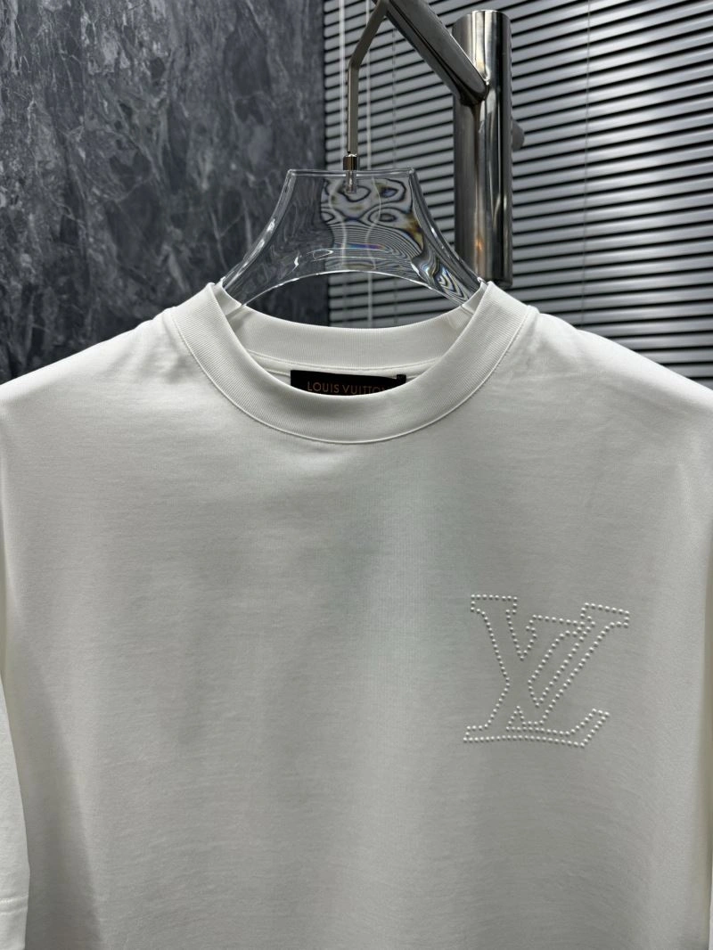 Resilient Louis Vuitton T-Shirts 133229
