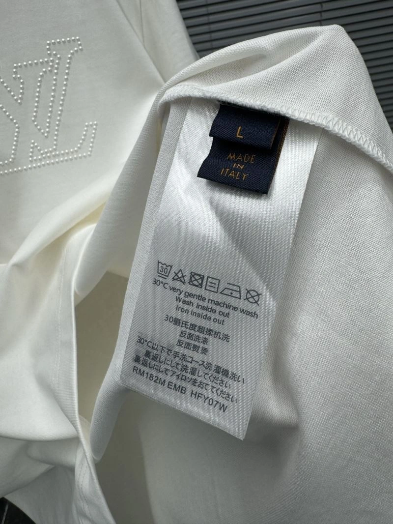 Resilient Louis Vuitton T-Shirts 133229