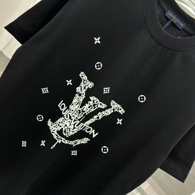 Classic Louis Vuitton T-Shirts 133225