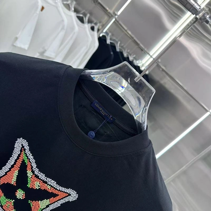 Stylish Louis Vuitton T-Shirts 133193