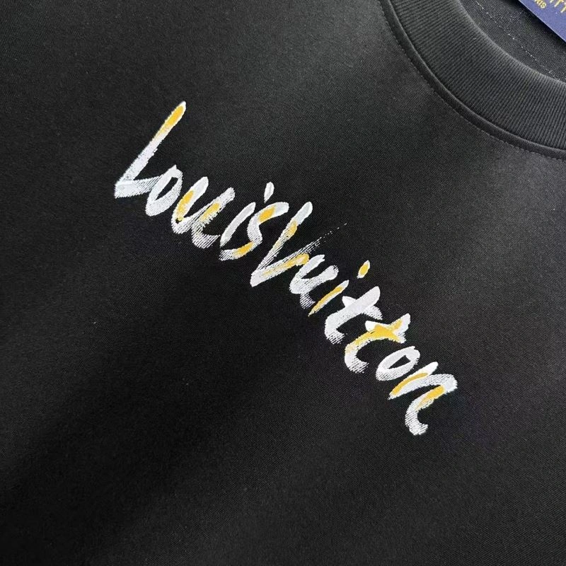 Cozy Louis Vuitton T-Shirts 133203