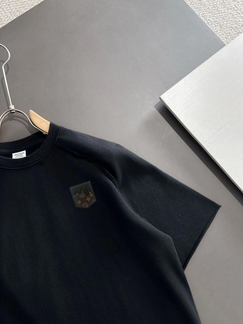 Lightweight Louis Vuitton T-Shirts 133191