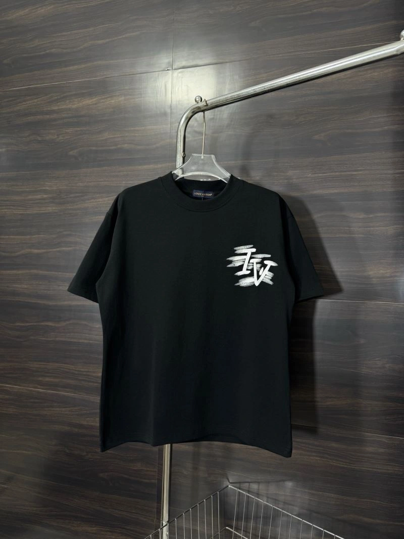 Louis Vuitton T-Shirts Versatile 133189