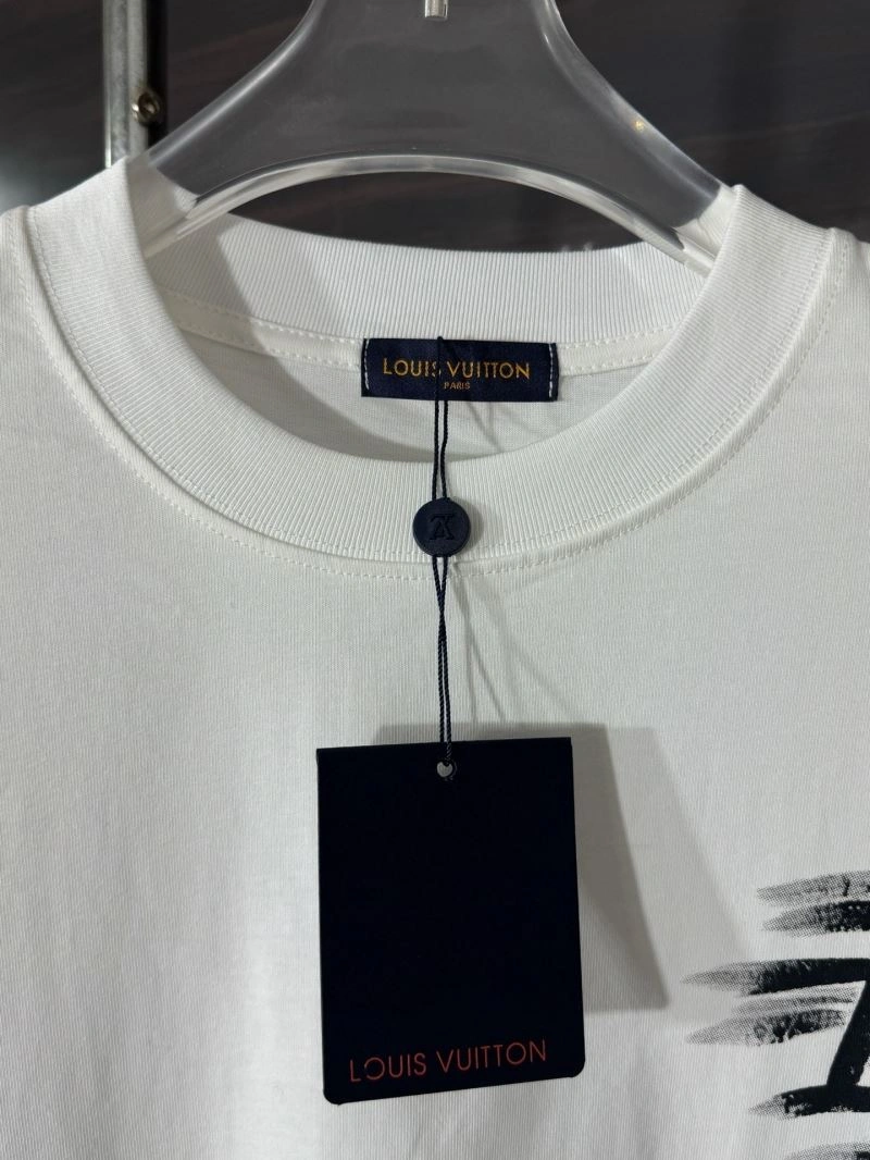 Louis Vuitton T-Shirts Trendsetting 133207
