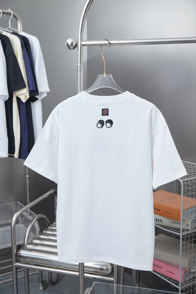 Unisex Louis Vuitton T-Shirts 133215