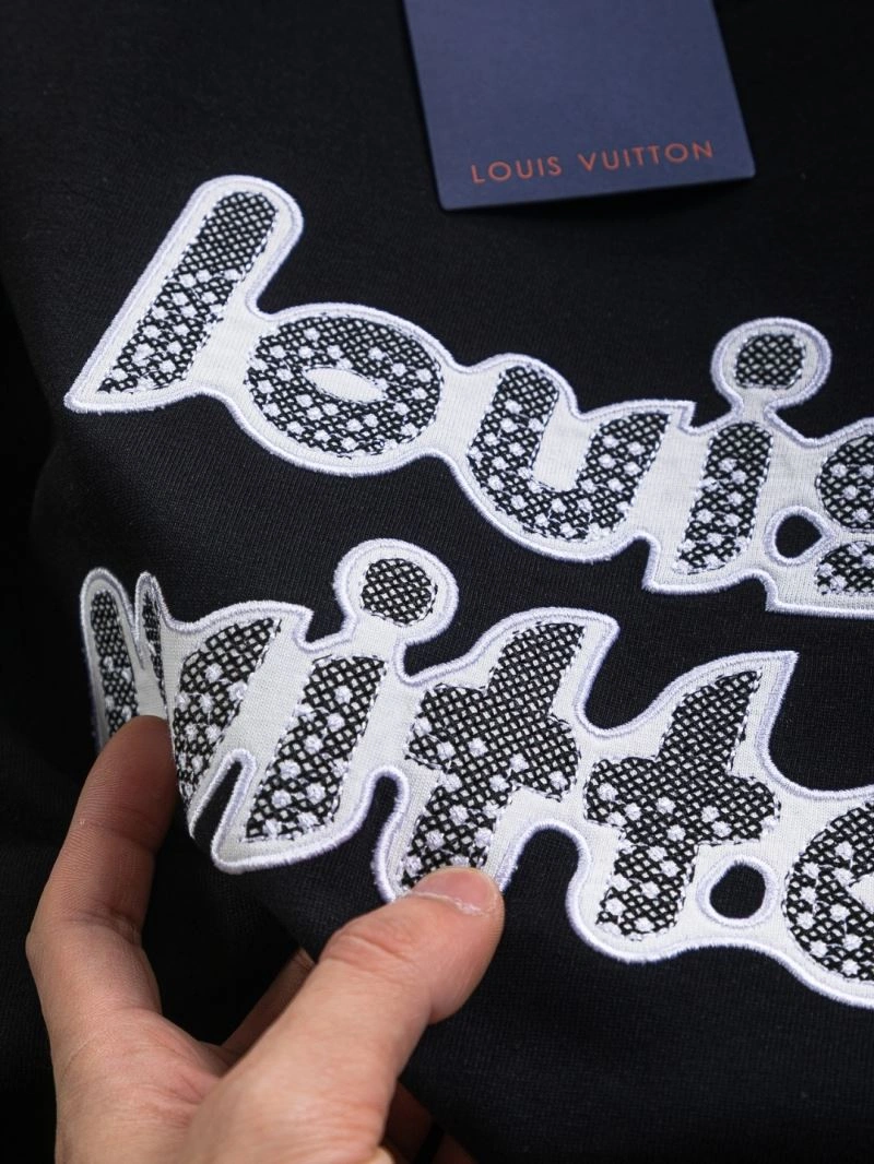 Seasonal Louis Vuitton T-Shirts 133219