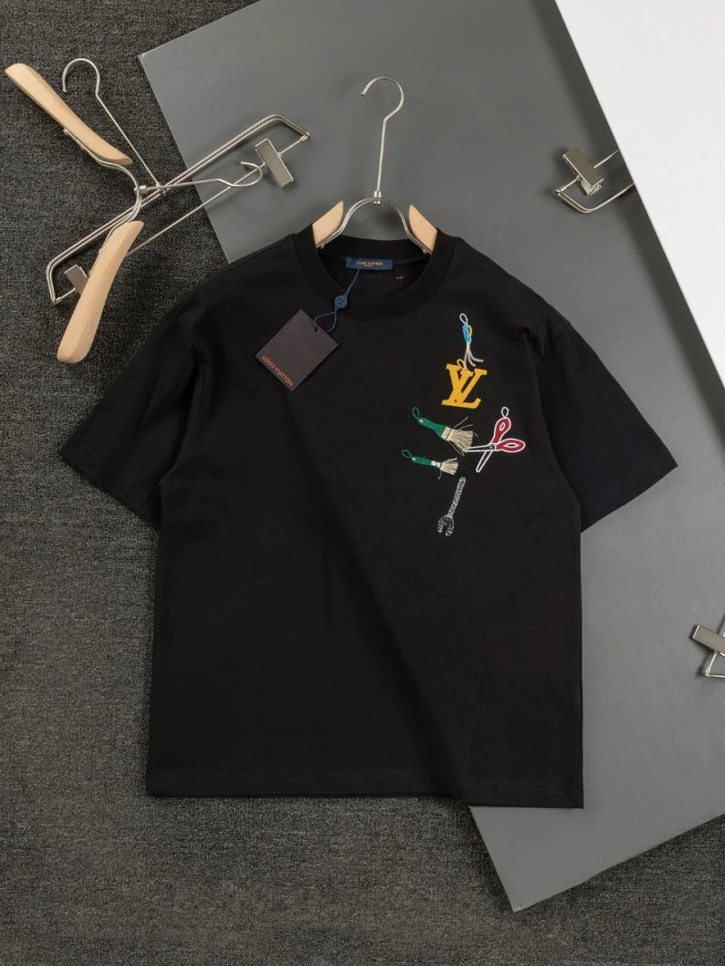 Functional Louis Vuitton T-Shirts 133181